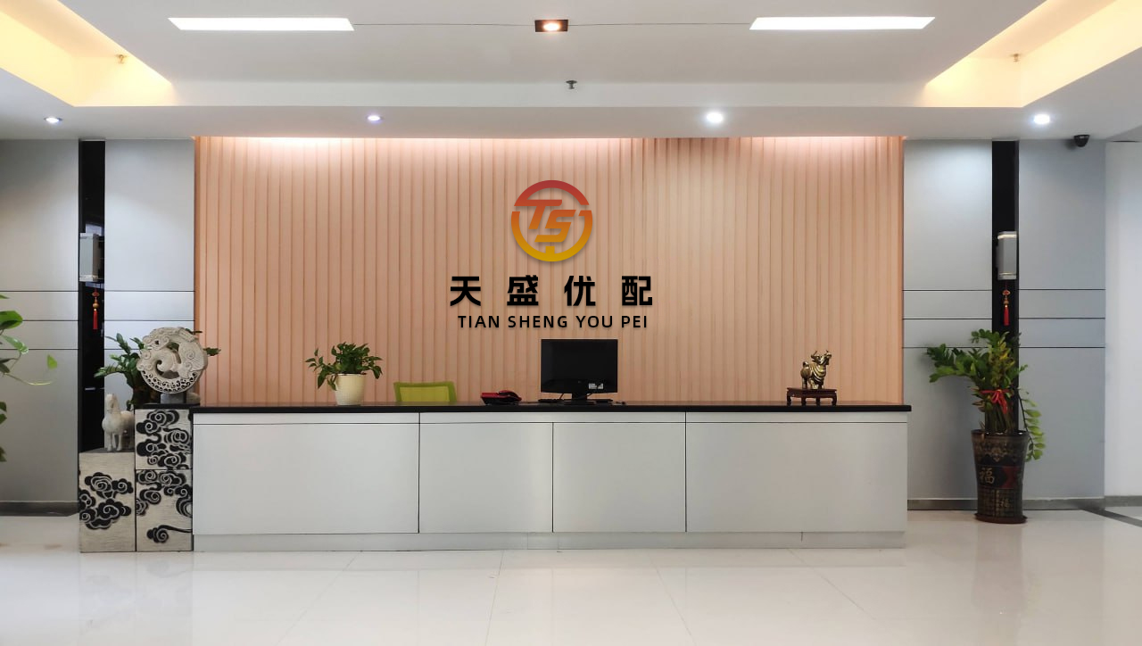铭创配资 罗马诺：在切尔西之后，阿森纳也询问了阿贾克斯左后卫哈托的情况